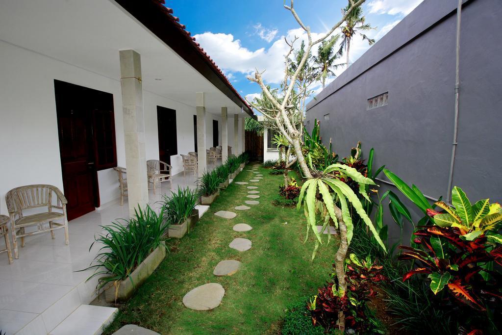 Andy Guesthouse Canggu  Exterior photo