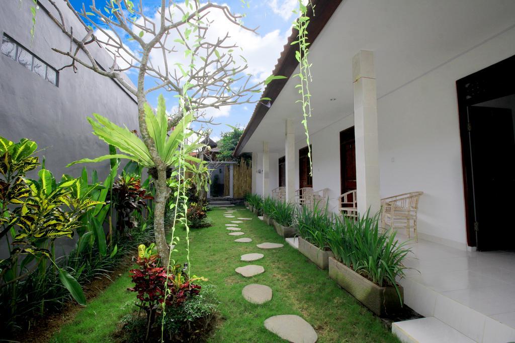 Andy Guesthouse Canggu  Exterior photo